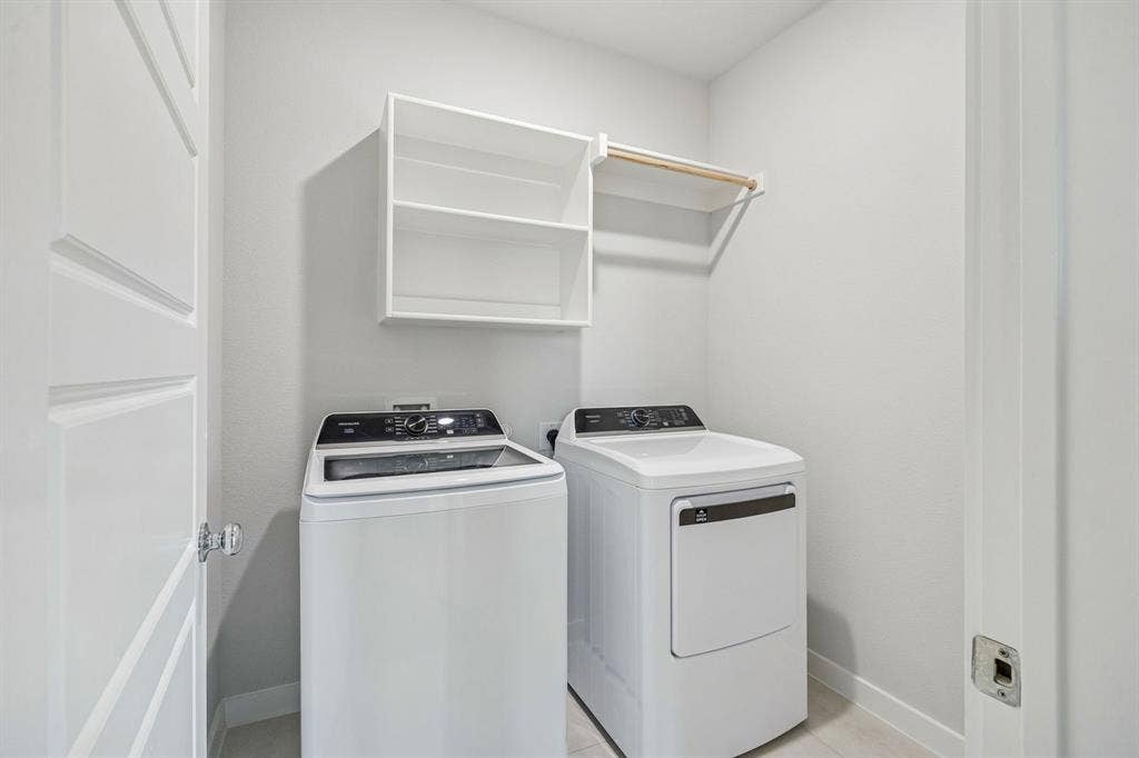 281 Hope Orchards Drive, Lavon, TX 75166 Utility Room in the Stanley II home plan – REPRESENTATIVE PHOTO