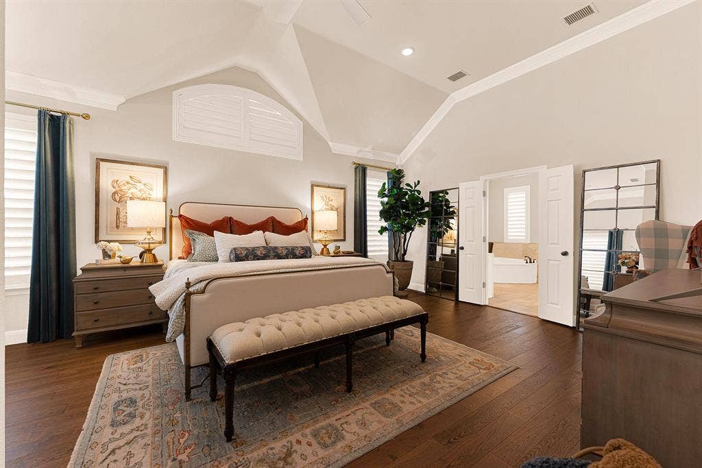 6429 GLENHOLLOW Drive, Plano, TX 75093 Double doors open directly into the ensuite, establishing an effortless, intuitive flow between sleeping and bathing spaces. Experience a seamless transition from restful sleep straight into a refreshing morning routine.