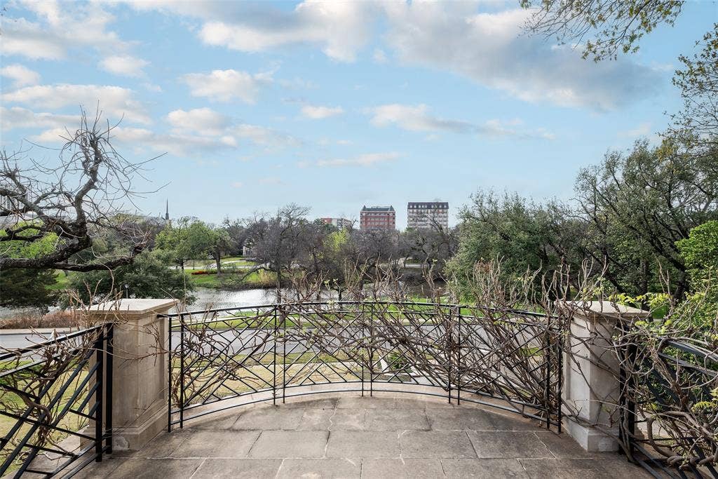 4320 Saint Johns Drive, Highland Park, TX 75205 4320 Saint Johns Drive, Highland Park, TX 75205