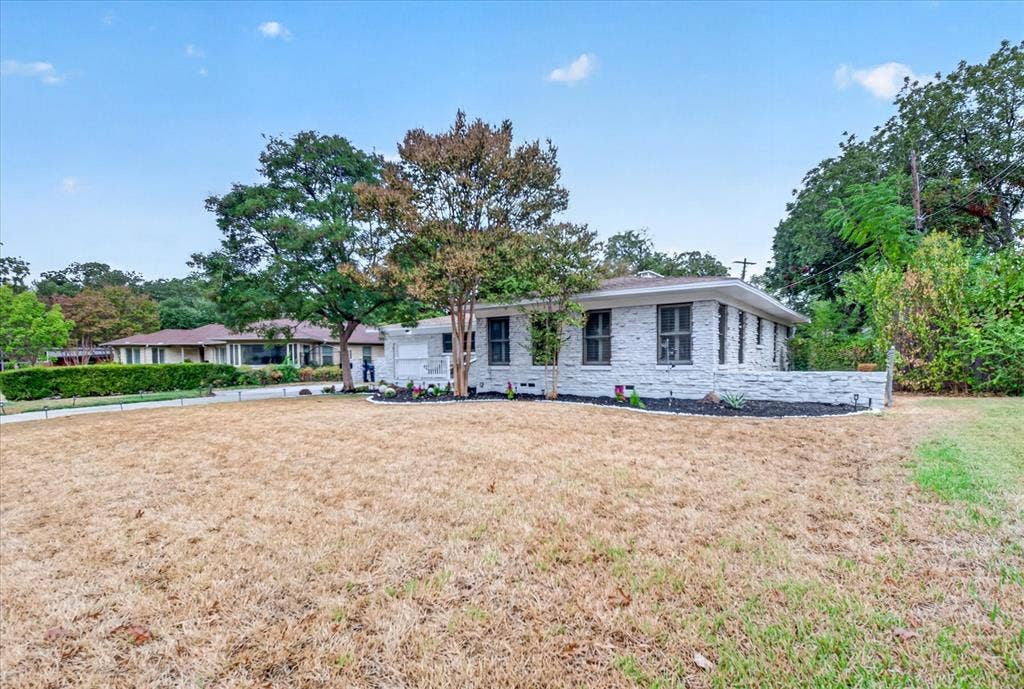 9823 Limerick Drive, Dallas, TX 75218 9823 Limerick Drive, Dallas, TX 75218