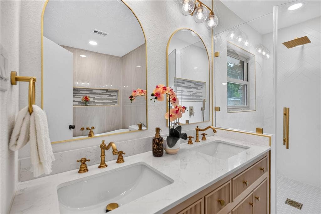 9823 Limerick Drive, Dallas, TX 75218 9823 Limerick Drive, Dallas, TX 75218