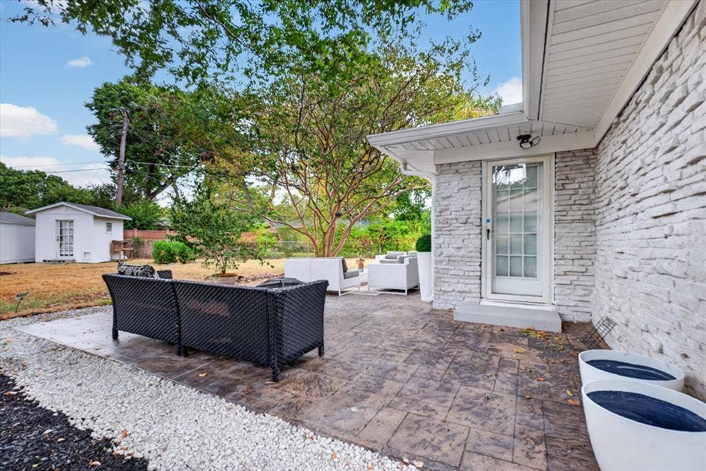 9823 Limerick Drive, Dallas, TX 75218 9823 Limerick Drive, Dallas, TX 75218