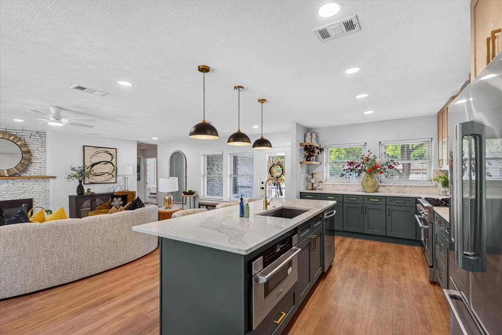 9823 Limerick Drive, Dallas, TX 75218 9823 Limerick Drive, Dallas, TX 75218