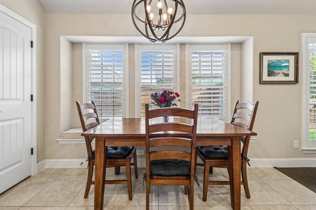 816 Wiltshire Boulevard, Lewisville, TX 75056 Breakfast Nook