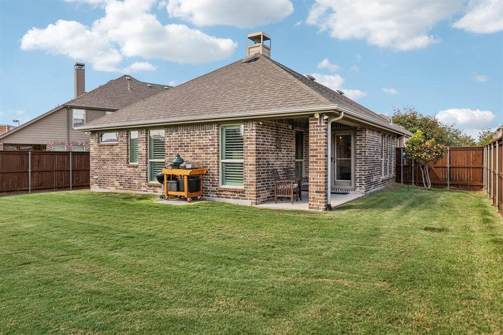 816 Wiltshire Boulevard, Lewisville, TX 75056 Back Yard