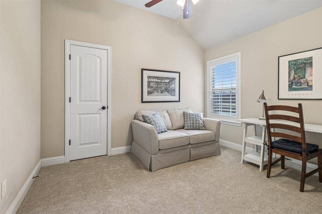 816 Wiltshire Boulevard, Lewisville, TX 75056 Secondary Bathroom