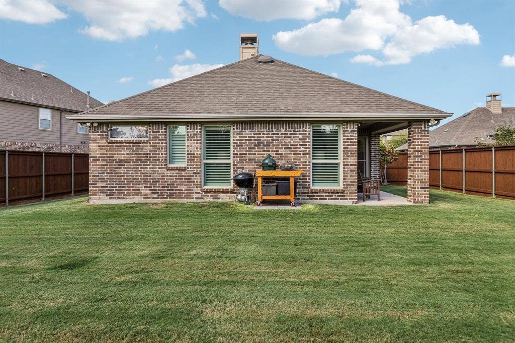 816 Wiltshire Boulevard, Lewisville, TX 75056 Back Yard