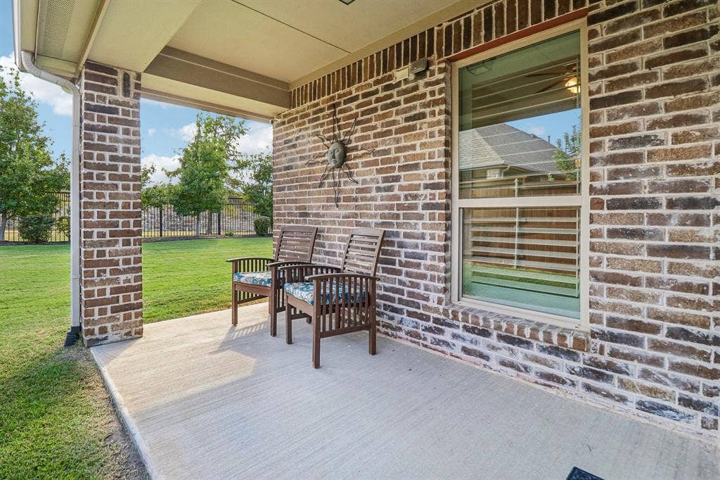 816 Wiltshire Boulevard, Lewisville, TX 75056 Covered Patio