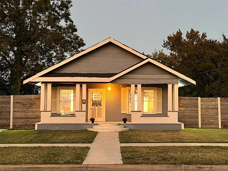 Property photo for 511 N Beaton Street, Corsicana, TX