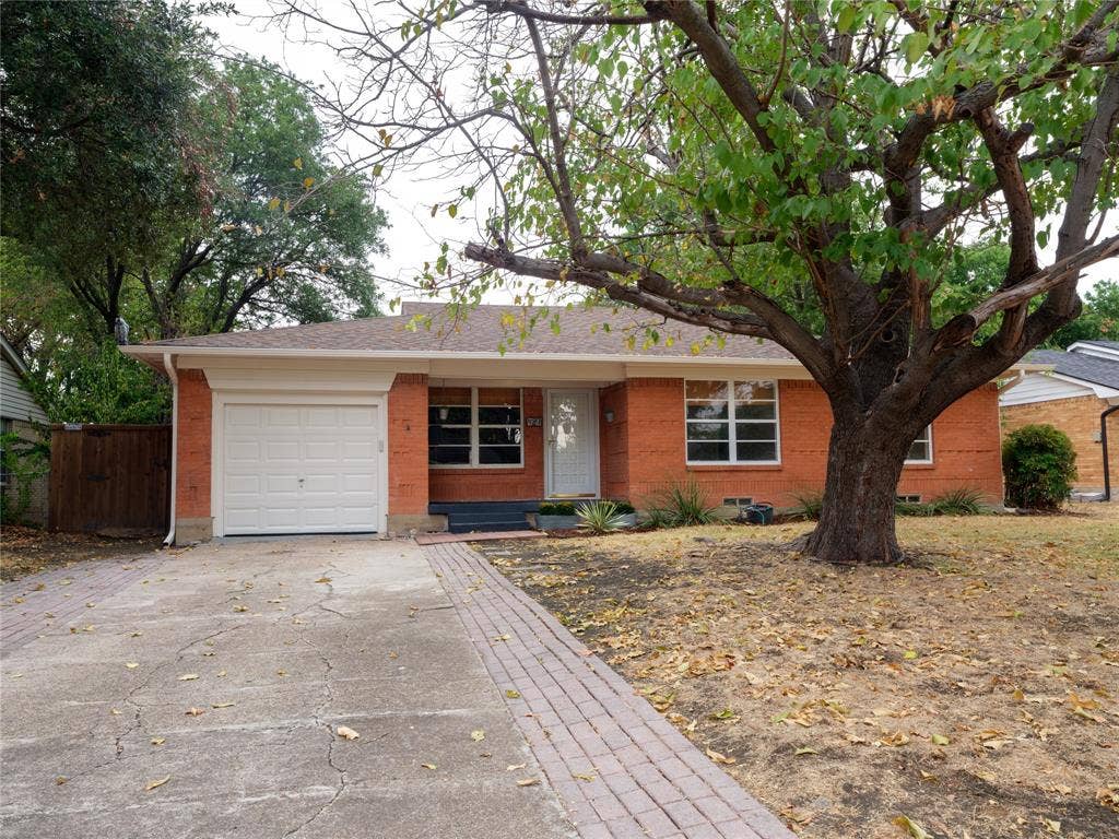 427 Rorary Drive, Richardson, TX 75081