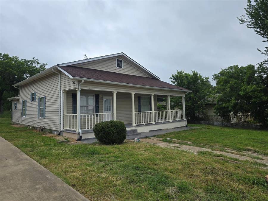 Property photo for 212 E 4th Street, Keene, TX