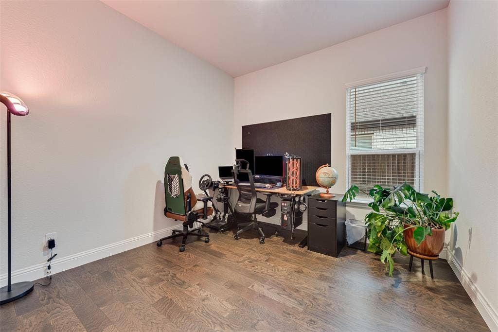 812 Stamford Avenue, Arlington, TX 76002 Wood-finish flooring