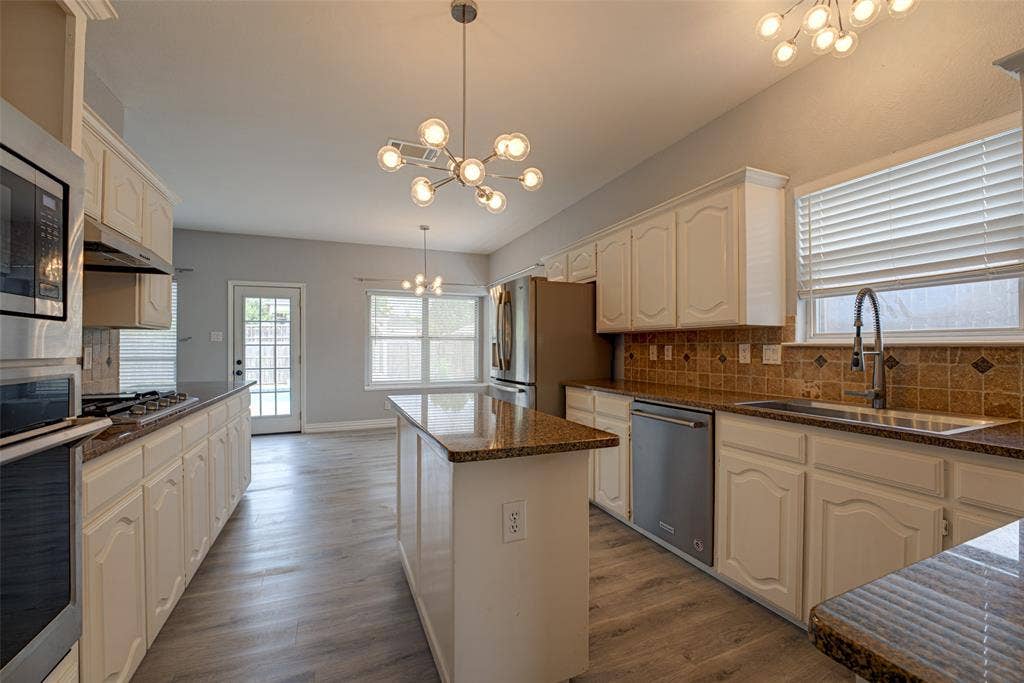 4005 Baywatch Drive, Rowlett, TX 75088 4005 Baywatch Drive, Rowlett, TX 75088