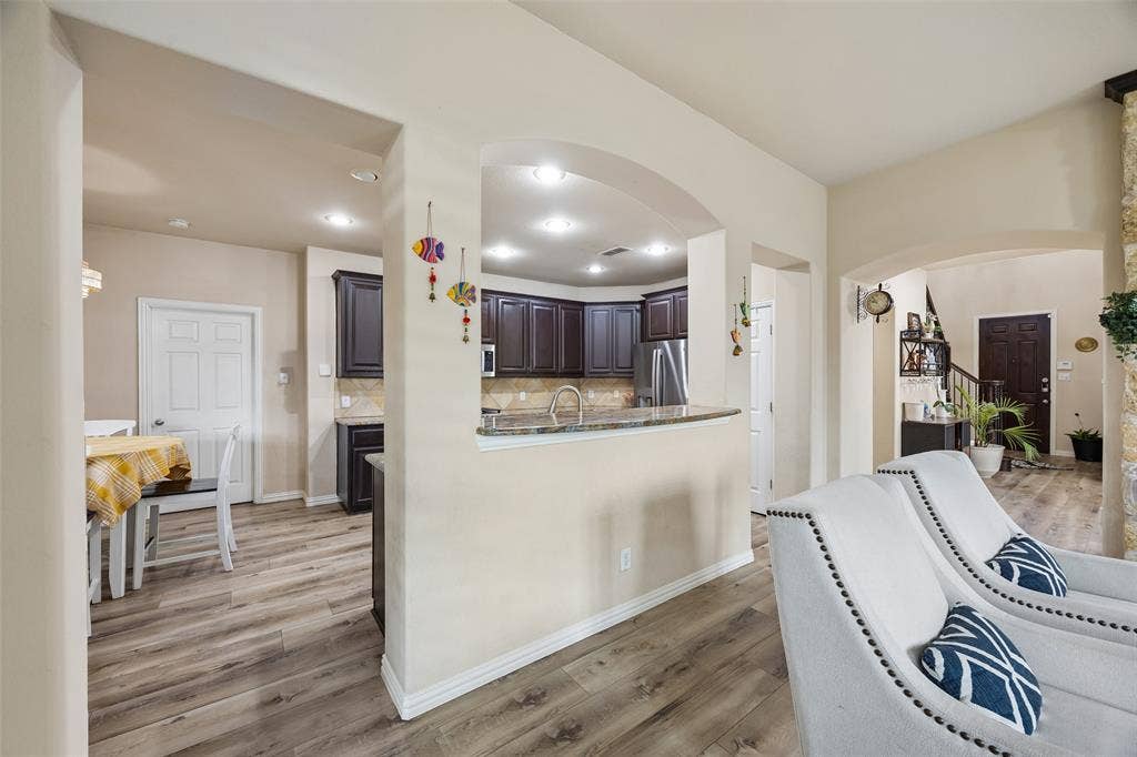 2865 Ridge View Road, Frisco, TX 75034 Hardwood-style flooring throughout