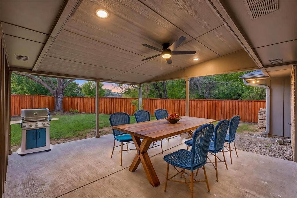 Virtually staged patio