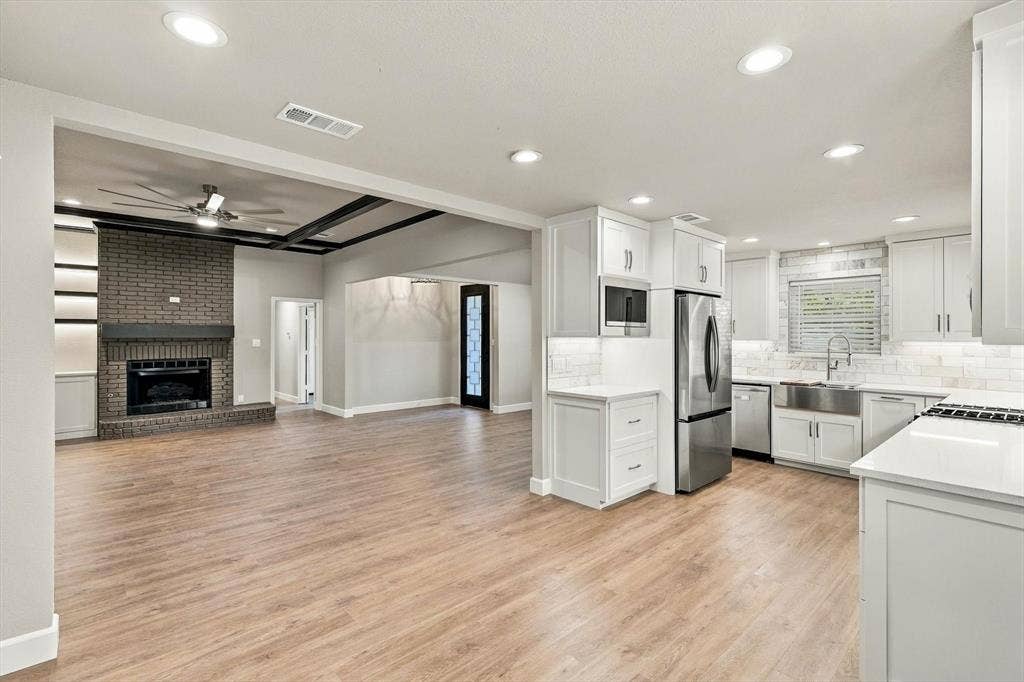 2040 Aspen Place, Lewisville, TX 75077