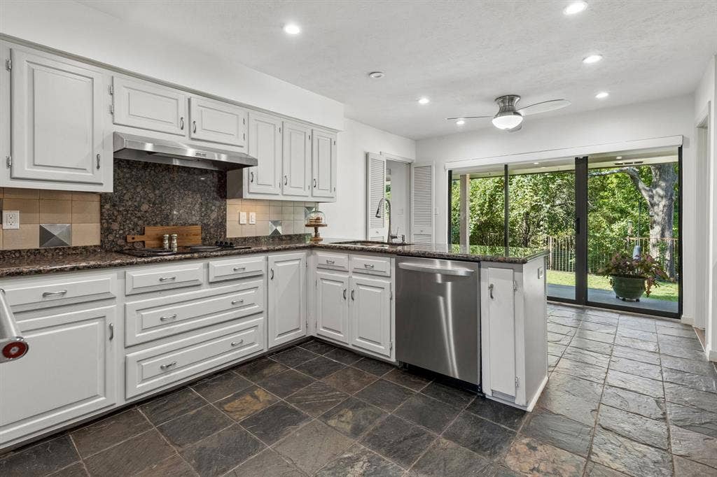 6720 Robin Willow Court, Dallas, TX 75248 6720 Robin Willow Court, Dallas, TX 75248
