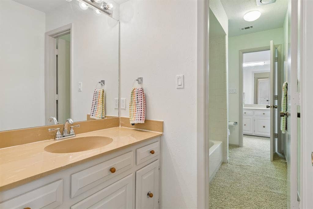 6720 Robin Willow Court, Dallas, TX 75248 6720 Robin Willow Court, Dallas, TX 75248