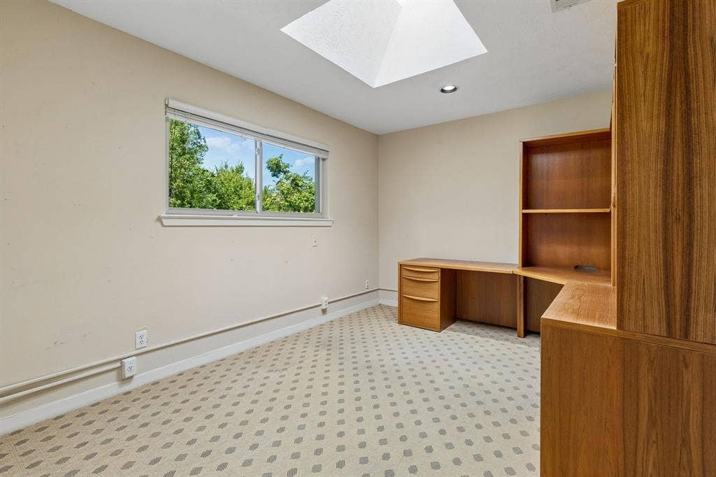6720 Robin Willow Court, Dallas, TX 75248 Bedroom upstairs that was used as an office.