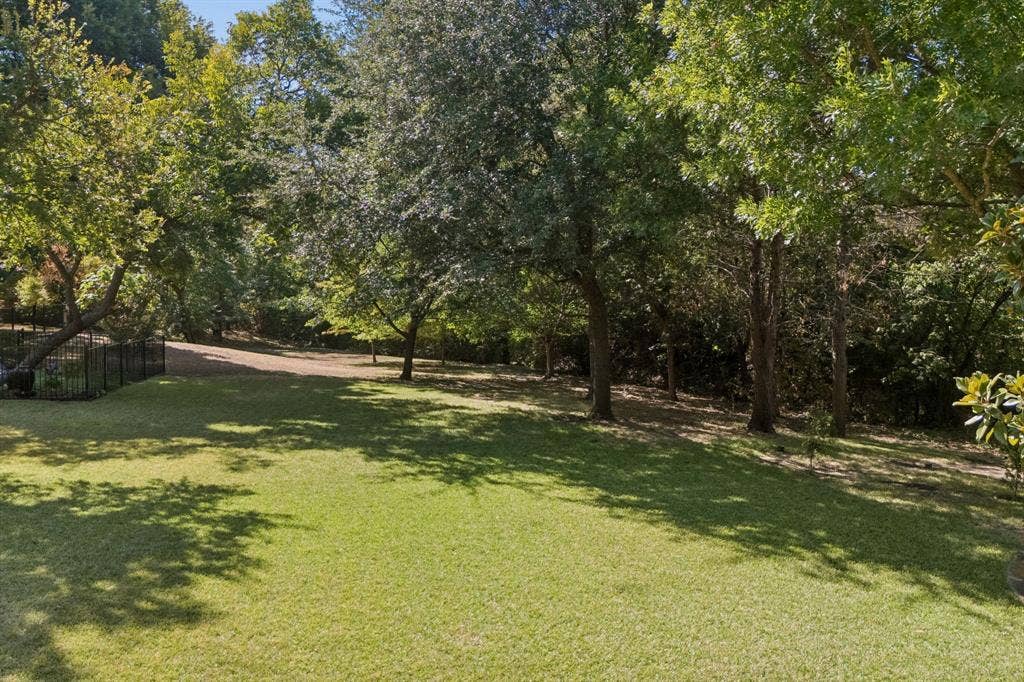 6720 Robin Willow Court, Dallas, TX 75248 This is the greenbelt that is directly behind the home with access through the home's gate.