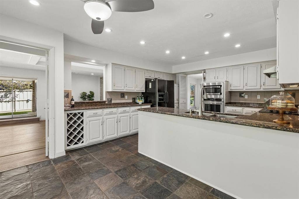 6720 Robin Willow Court, Dallas, TX 75248 6720 Robin Willow Court, Dallas, TX 75248