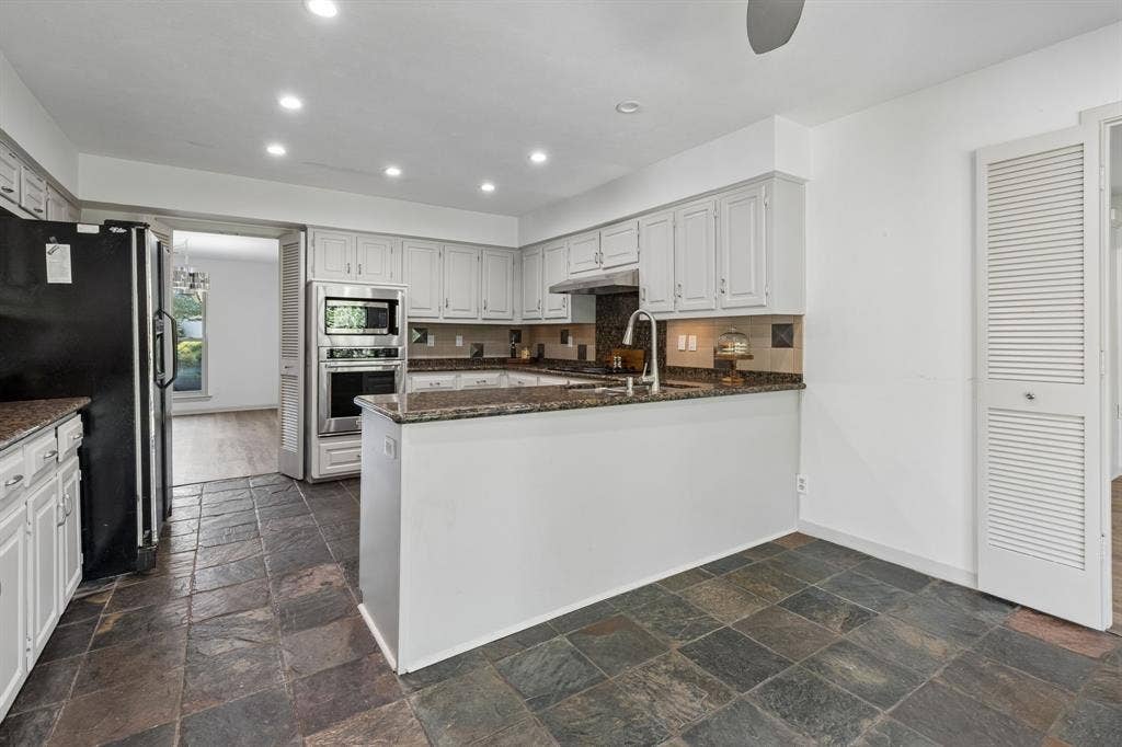 6720 Robin Willow Court, Dallas, TX 75248 6720 Robin Willow Court, Dallas, TX 75248