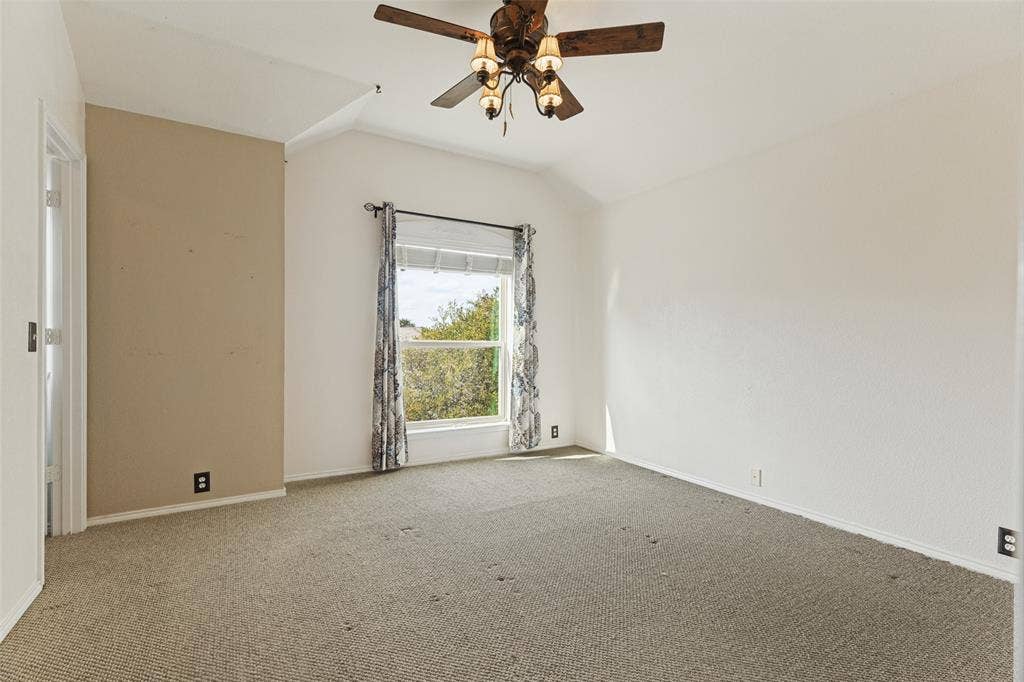 4237 Shores Court, Fort Worth, TX 76137 Upstairs secondary bedroom with ensuite bath