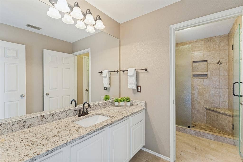 4237 Shores Court, Fort Worth, TX 76137 Secondary Bath