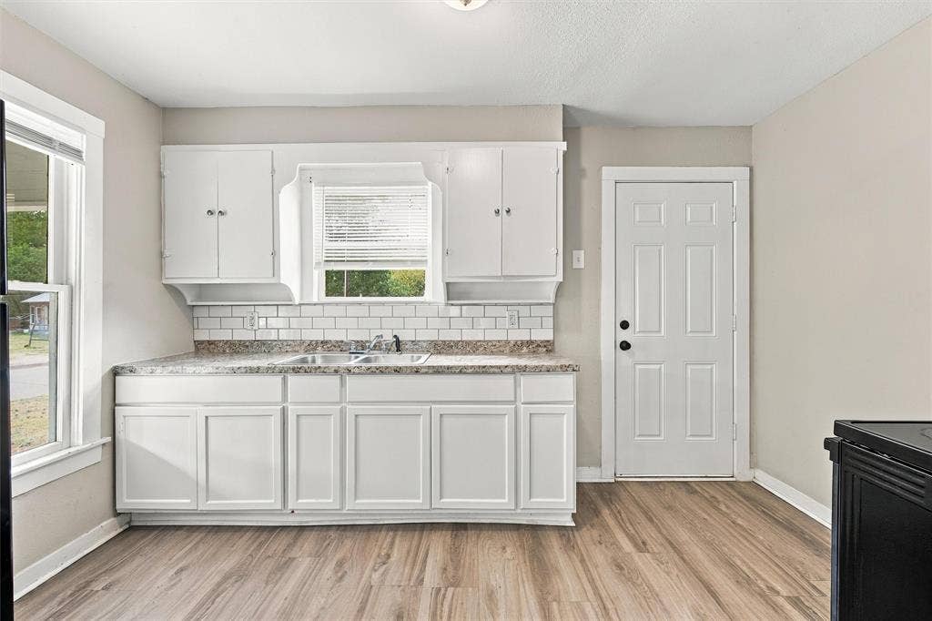 1001 Preston Street, Waco, TX 76704 1001 Preston Street, Waco, TX 76704
