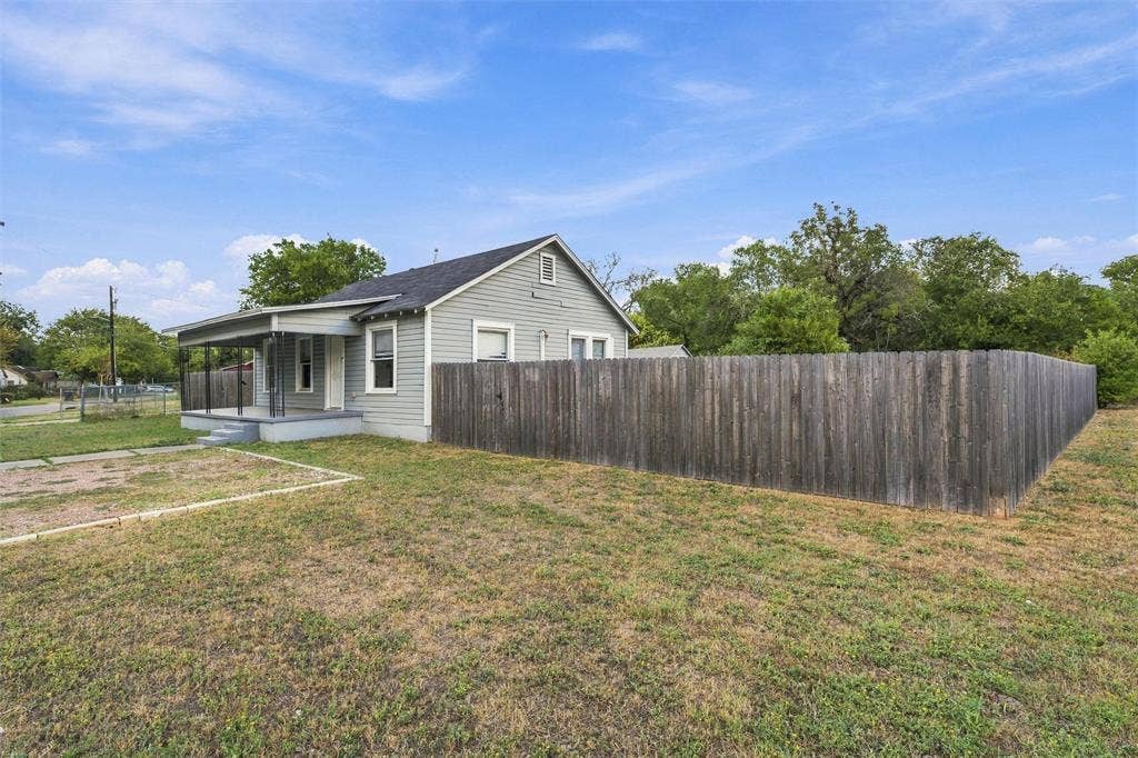1001 Preston Street, Waco, TX 76704 1001 Preston Street, Waco, TX 76704