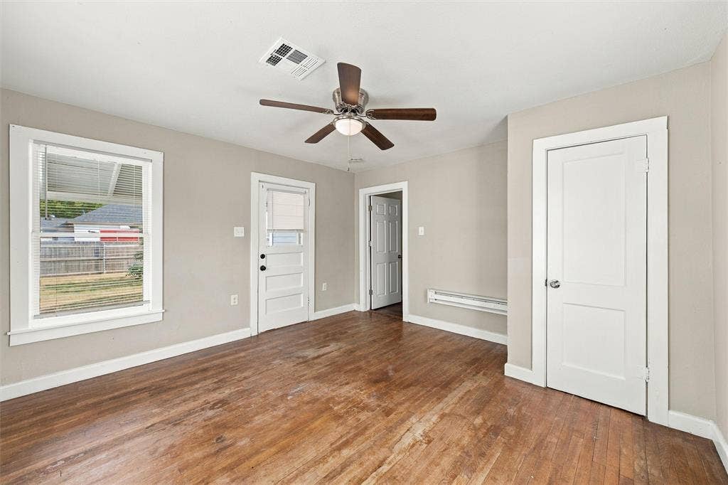 1001 Preston Street, Waco, TX 76704 1001 Preston Street, Waco, TX 76704