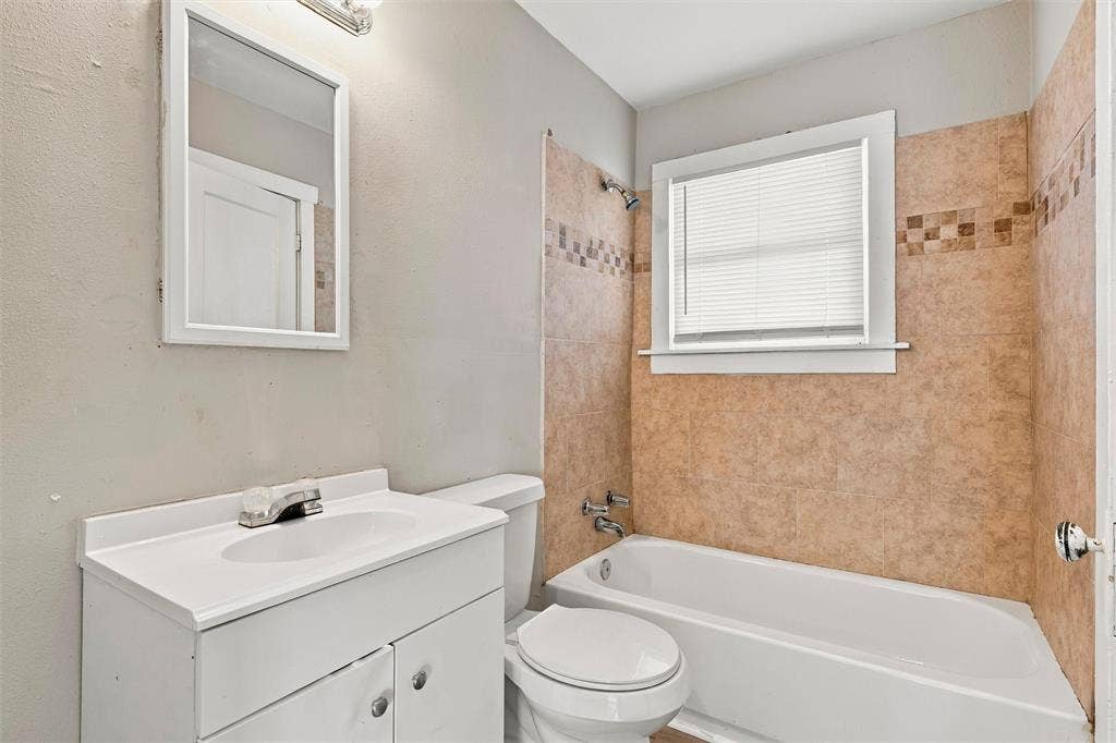 1001 Preston Street, Waco, TX 76704 1001 Preston Street, Waco, TX 76704
