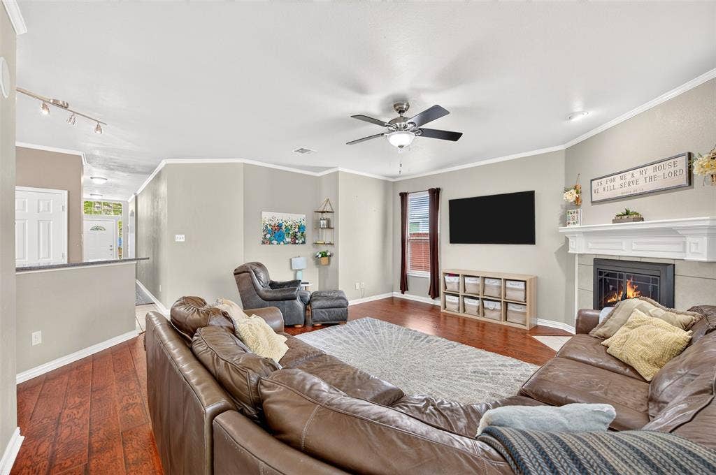 9928 Tanglebrush Drive, McKinney, TX 75072 9928 Tanglebrush Drive, McKinney, TX 75072