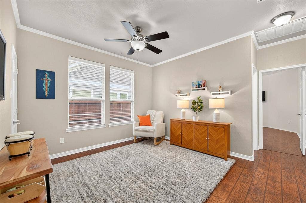 9928 Tanglebrush Drive, McKinney, TX 75072 Flex room between two secondary bedrooms