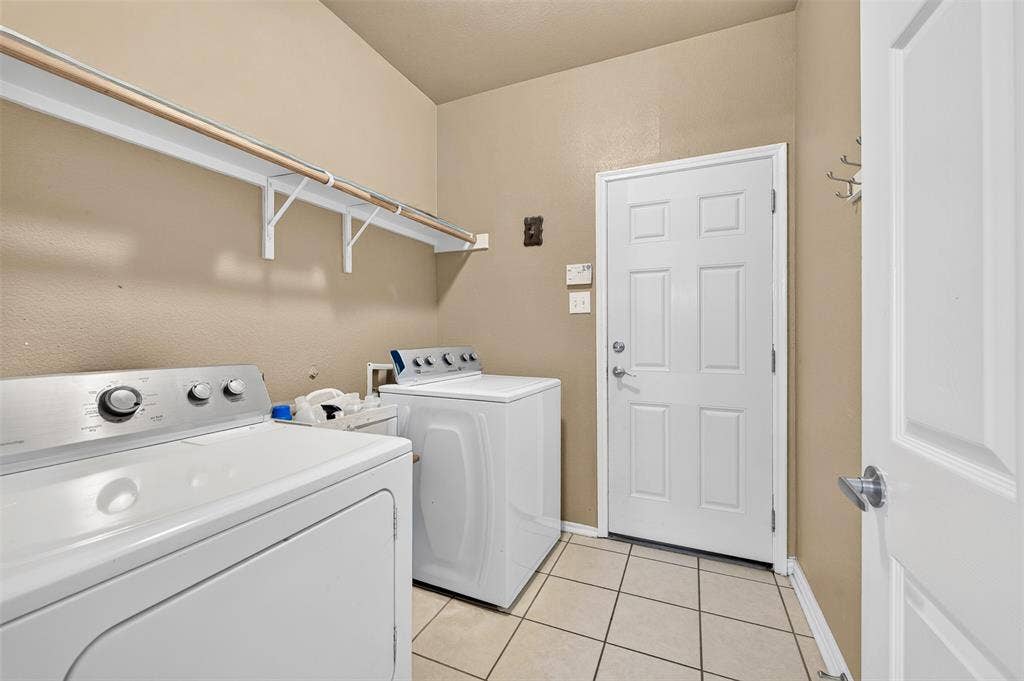 9928 Tanglebrush Drive, McKinney, TX 75072 9928 Tanglebrush Drive, McKinney, TX 75072