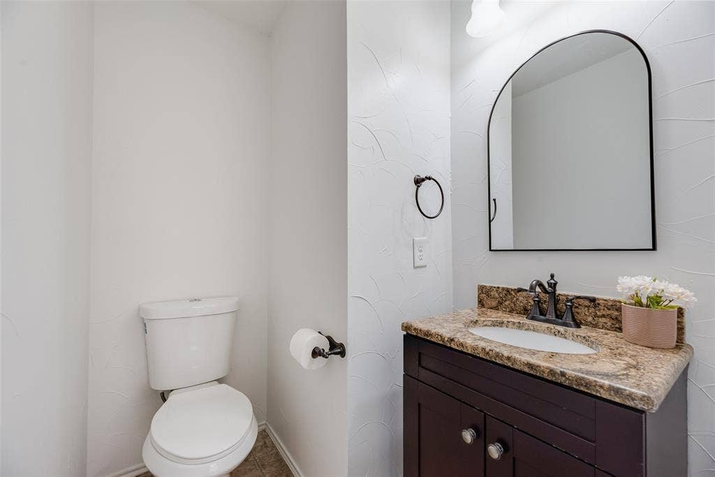 905 Elizabeth Drive, Lewisville, TX 75067 905 Elizabeth Drive, Lewisville, TX 75067