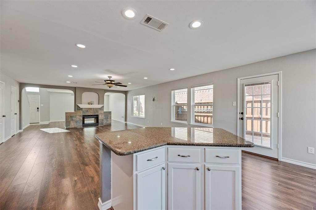 905 Elizabeth Drive, Lewisville, TX 75067 905 Elizabeth Drive, Lewisville, TX 75067