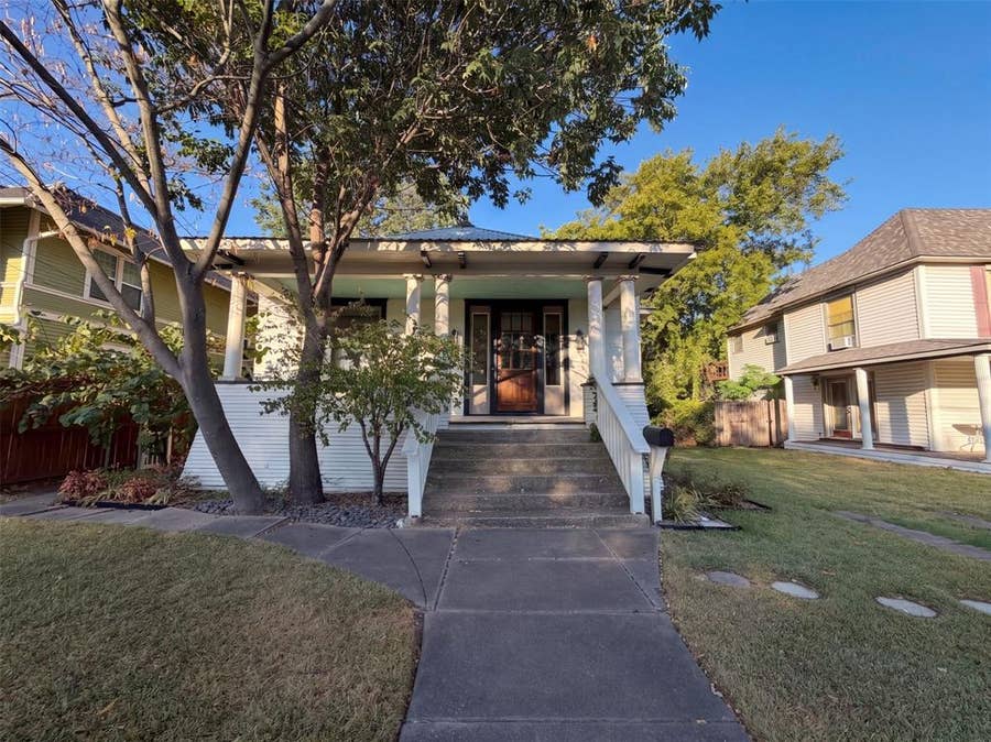 Property photo for 712 S Crockett Street, Sherman, TX