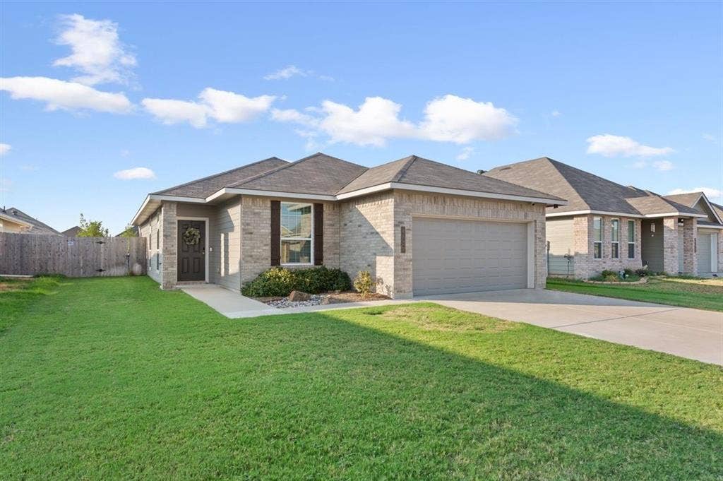 4029 Centerfire Road, Waco, TX 76705 4029 Centerfire Road, Waco, TX 76705