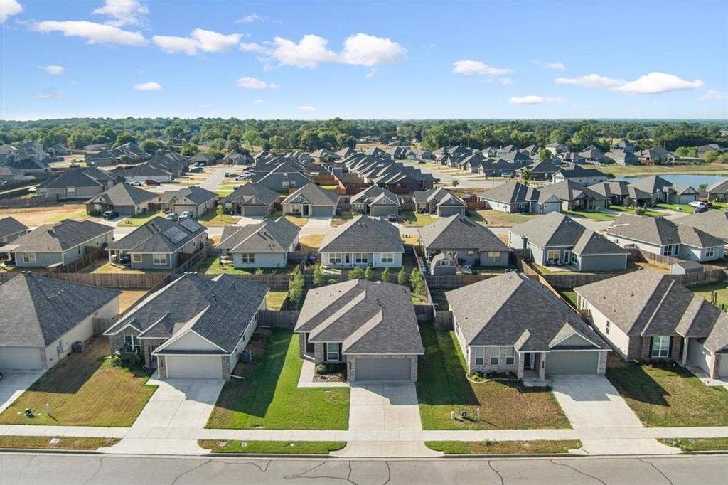 4029 Centerfire Road, Waco, TX 76705 4029 Centerfire Road, Waco, TX 76705