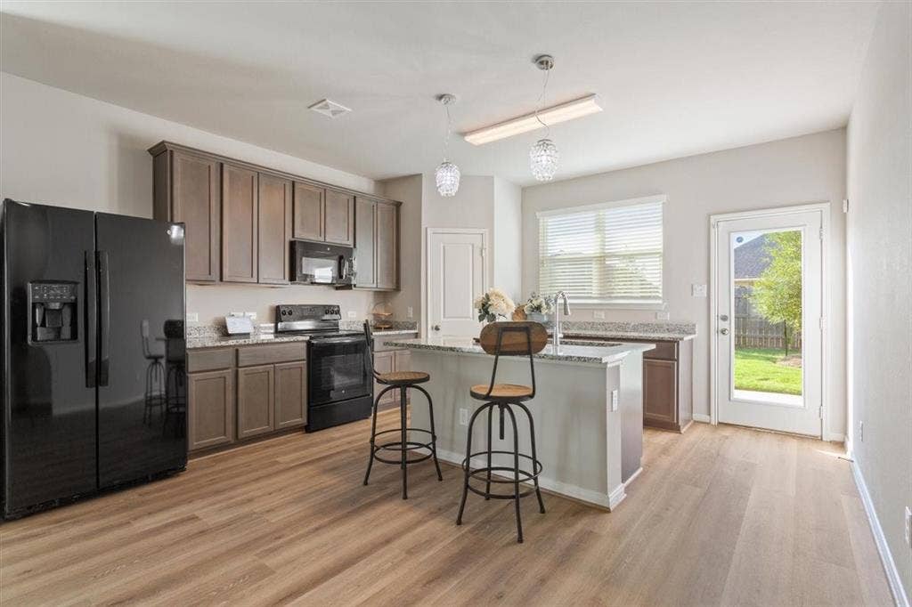 4029 Centerfire Road, Waco, TX 76705 4029 Centerfire Road, Waco, TX 76705