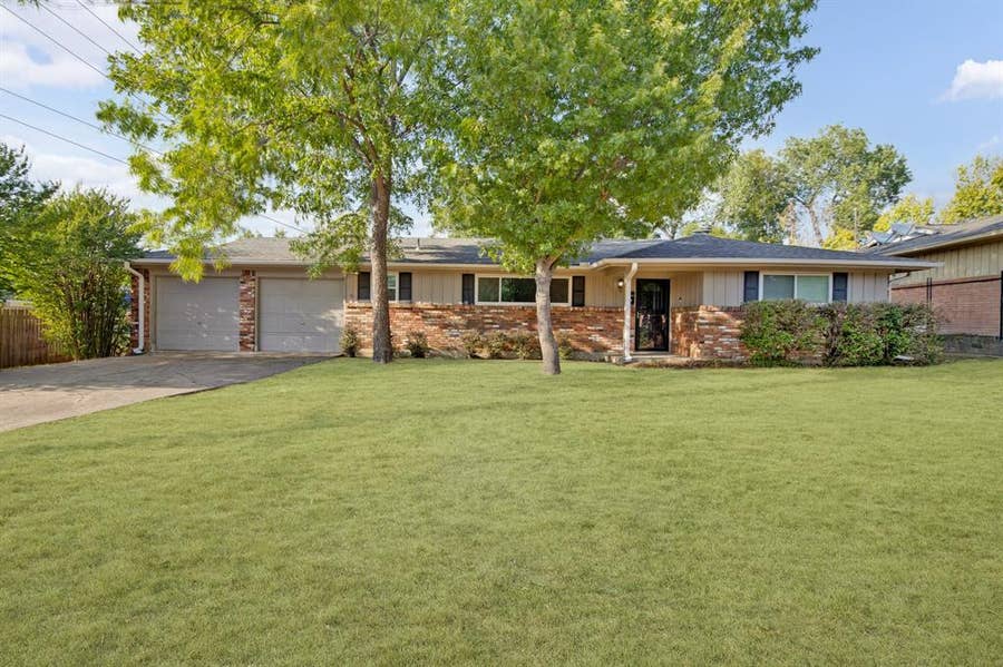 Property photo for 7005 Oakland Lane, North Richland Hills, TX