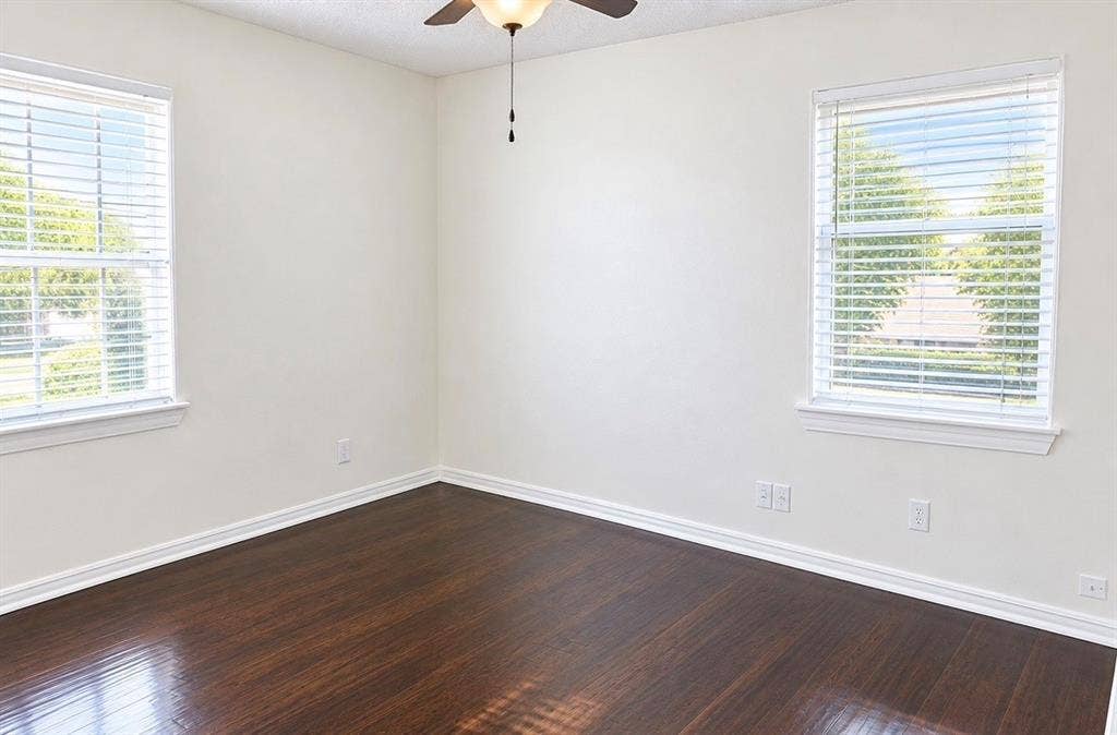 2250 Mail Avenue, Dallas, TX 75235