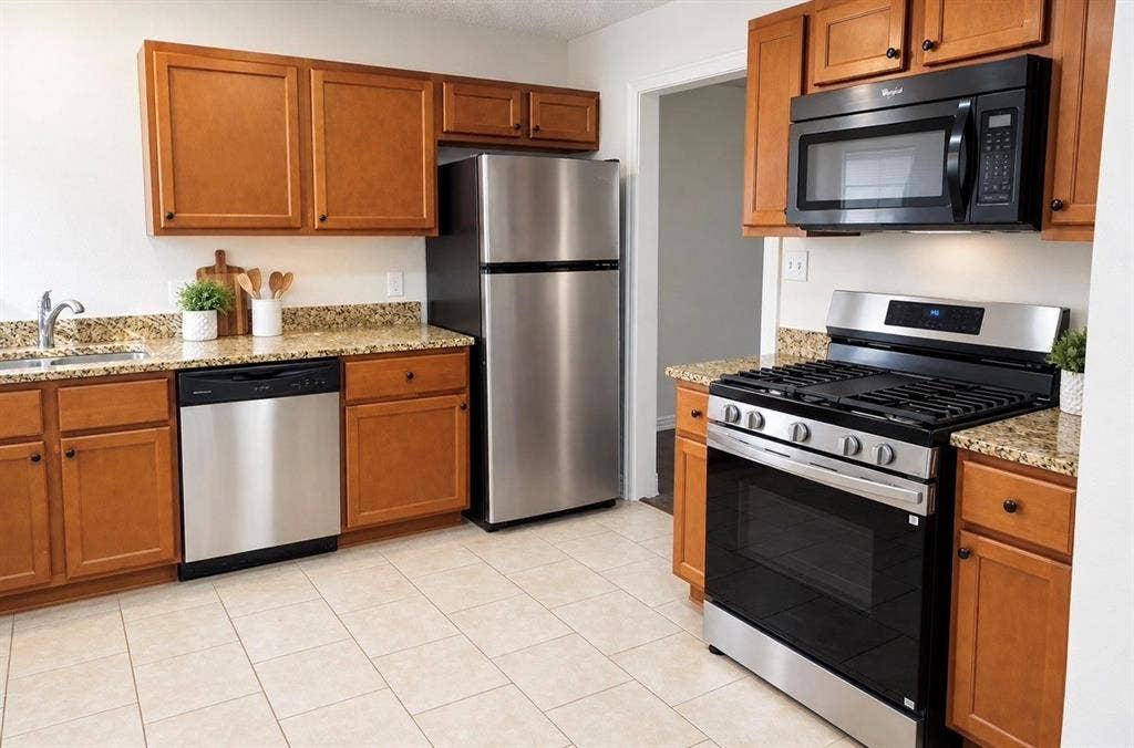 2250 Mail Avenue, Dallas, TX 75235