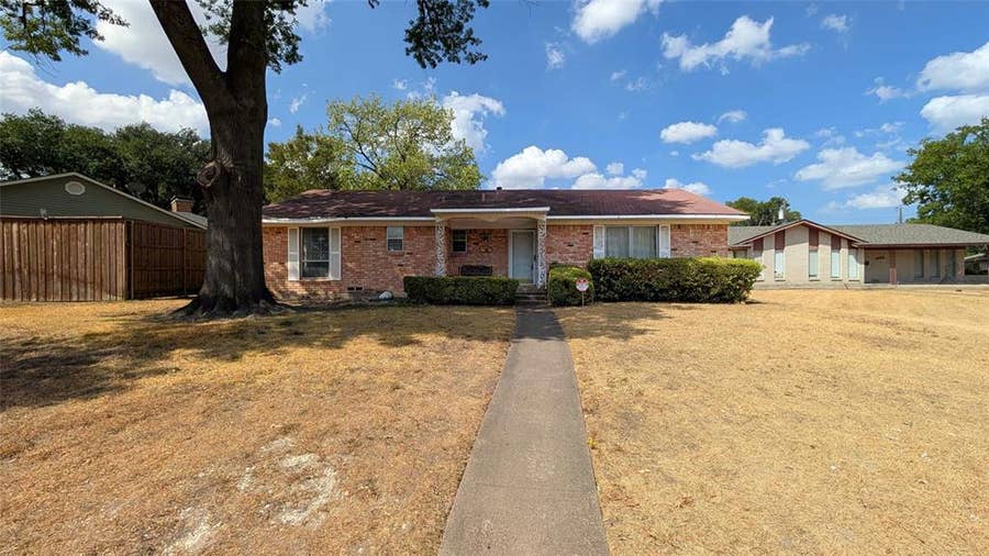 Property photo for 1453 Brook Valley Place, Dallas, TX