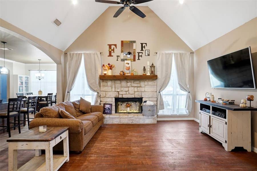 Property photo for 108 Wooley Court, Weatherford, TX