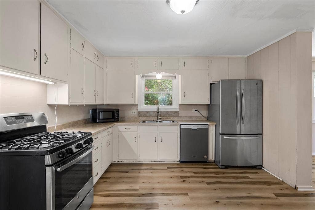 240 S Avenue A, Crawford, TX 76638 240 S Avenue A, Crawford, TX 76638