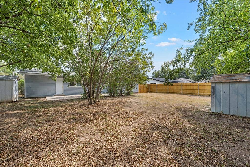 240 S Avenue A, Crawford, TX 76638 240 S Avenue A, Crawford, TX 76638