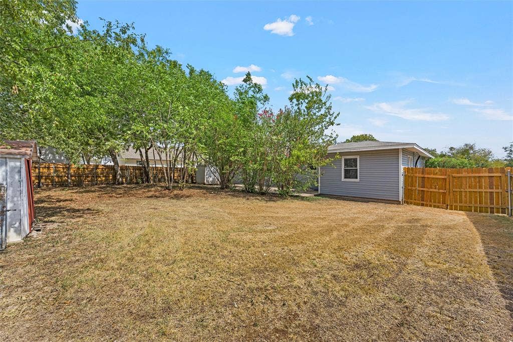240 S Avenue A, Crawford, TX 76638 240 S Avenue A, Crawford, TX 76638