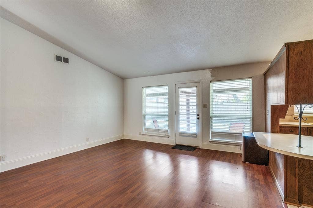 3406 Halifax Drive, Arlington, TX 76013 3406 Halifax Drive, Arlington, TX 76013